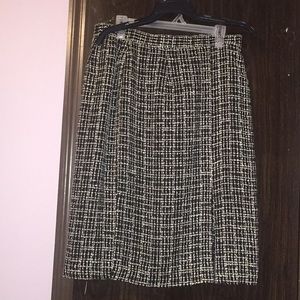 Sag Harbor Suit black & white skirt. Size 14.